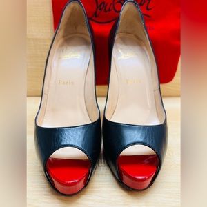 Black and Red Very Privé Christian Louboutin peep toe pumps